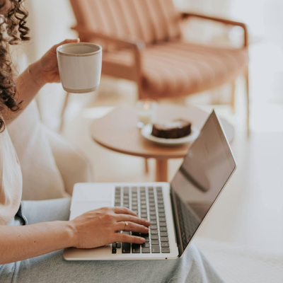 Dietitian booking a private practice business coaching consultation online with Jennifer Neale at Nutrition IQ